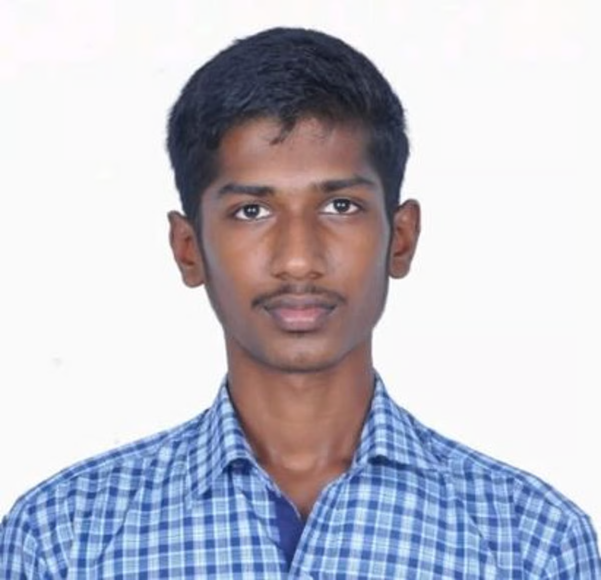 திருச்சி NIT யின் இக்னைட் வழிகாட்டுதலில் அரசுப் பள்ளியிலிருந்து மாணவா் ஒருவா் சென்னை IITக்குத் தோ்வாகியுள்ளாா்.